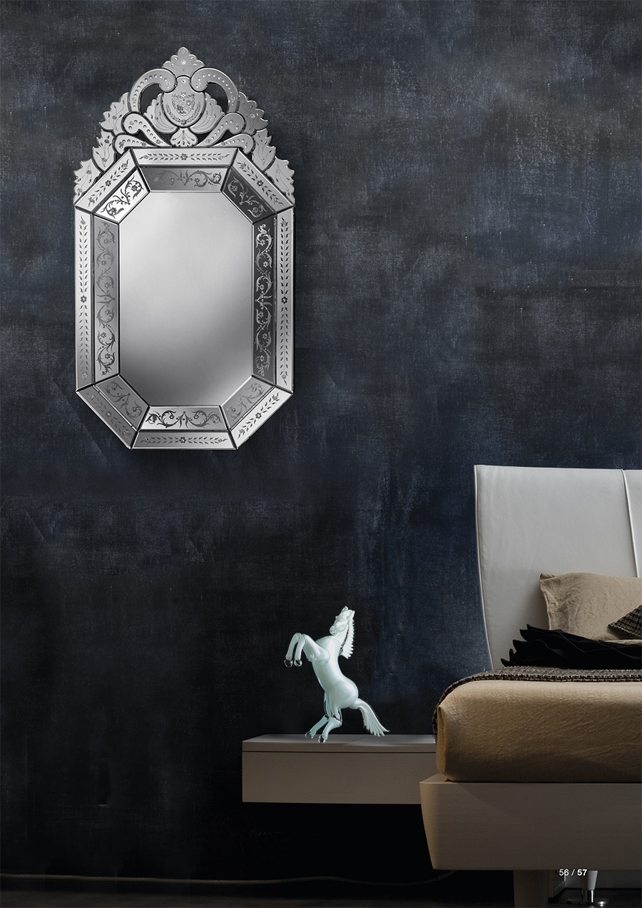 Specchio in vetro di murano La corte di Morosina lavorazione classica Veneziana